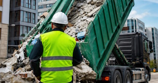 Вывоз строительного мусора в Медногорске: услуги лицензированной компании — ПроМусор